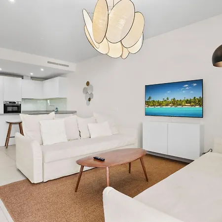 Apartment Stunning In Ref 235 By Costarentals