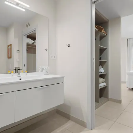 Apartment Stunning In Ref 235 By Costarentals